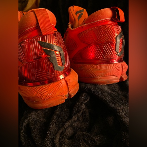 Men’s Adidas Bounce Shoes - Picture 6 of 10